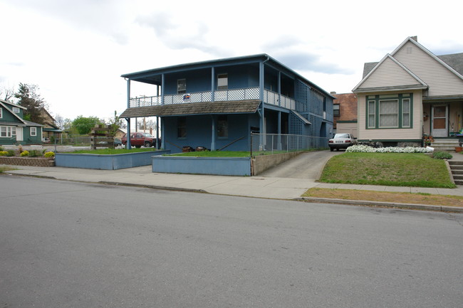 823 W Augusta Ave in Spokane, WA - Building Photo - Building Photo