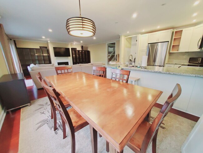 101 Grove St in Stamford, CT - Building Photo - Building Photo