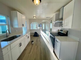 504 N 8th St in Richmond, TX - Building Photo