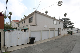 1819 Washington Ave in Santa Monica, CA - Building Photo - Building Photo