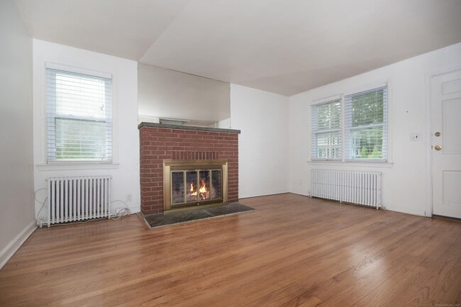 86 Hecker Ave in Darien, CT - Building Photo - Building Photo