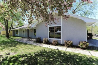 1005 Robin Haven Dr in Bentonville, AR - Building Photo - Building Photo