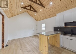 274 Mississaga St W in Orillia, ON - Building Photo - Building Photo