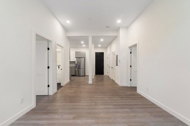 217 Essex St, Unit 302 in Salem, MA - Building Photo - Building Photo