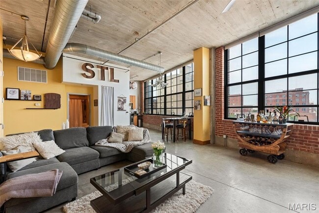 2323 Locust St, Unit 308 in St. Louis, MO - Building Photo - Building Photo