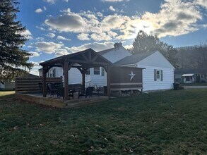 808 Sunset Dr in Elmira, NY - Building Photo - Building Photo