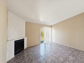 10820 N 16th Ave, Unit 4 in Phoenix, AZ - Foto de edificio - Building Photo