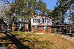537 Plainville Dr SW in Atlanta, GA - Building Photo