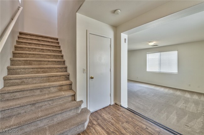 997 E Scarlet Haze Ave in Las Vegas, NV - Building Photo - Building Photo