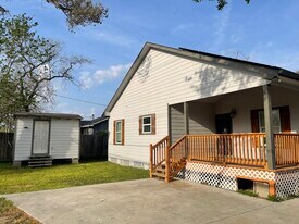 8902 Lockwood Dr, Unit 1 in Houston, TX - Building Photo