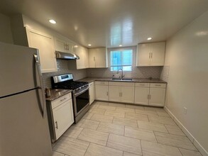 417-417-417-412 Dibblee Ave in Santa Barbara, CA - Building Photo - Building Photo
