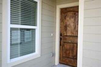 166 Capetown Way in Montgomery, TX - Building Photo - Building Photo