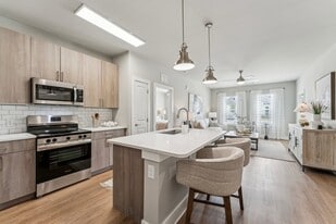 The Hendry in Ft. Myers, FL - Building Photo