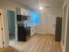 1720 27th Ave N in St. Petersburg, FL - Building Photo - Building Photo