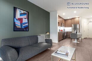 375 N La Cienega Blvd in West Hollywood, CA - Building Photo