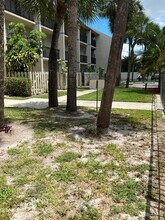 1500 N Congress Ave in West Palm Beach, FL - Foto de edificio - Building Photo