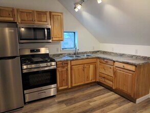 21 Depot St, Unit 2 Bedroom Unit in Potsdam, NY - Building Photo - Building Photo