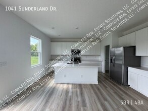 1041 Sunderland Dr in Greenwood, IN - Building Photo - Building Photo