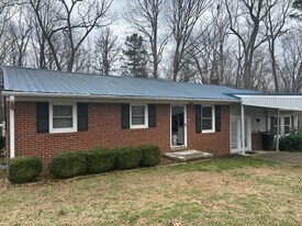 101 Jessie Hicks Rd in Roxboro, NC - Building Photo