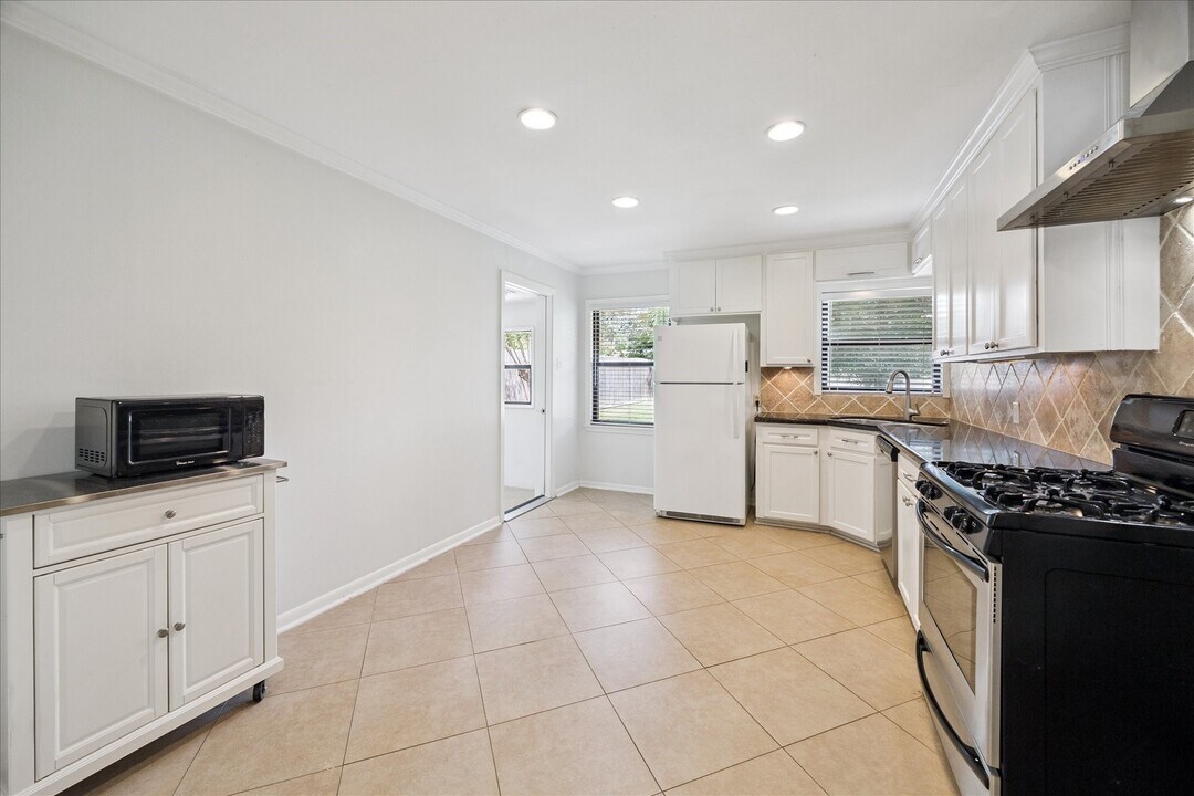 4214 Glebe Rd in Houston, TX - Building Photo