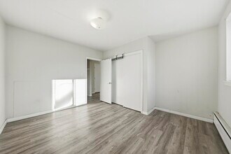 Lord Robinson Apartments in Regina, SK - Building Photo - Building Photo