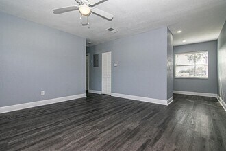 107 Karde Ln in Brandon, FL - Building Photo - Building Photo