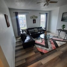 754 Sullivant Ave, Unit 754 in Columbus, OH - Foto de edificio - Building Photo