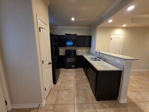 6838 Lakeview Dr. in San Antonio, TX - Building Photo - Building Photo