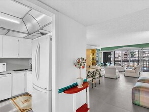 1537 E Hillsboro Blvd in Deerfield Beach, FL - Building Photo - Building Photo