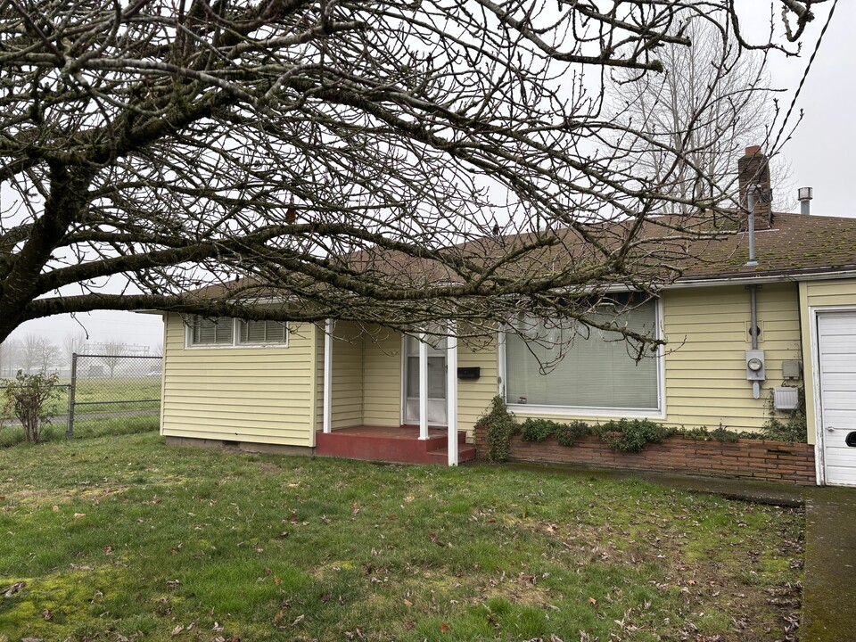 2190 17th St NE in Salem, OR - Building Photo