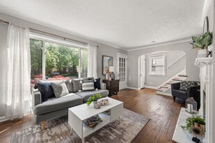 150 E 217th St in Euclid, OH - Building Photo