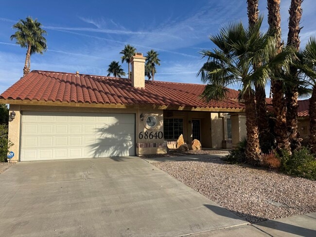 68640 Tachevah Dr in Cathedral City, CA - Building Photo - Building Photo