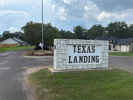 237 Buffalo Ct in Livingston, TX - Building Photo