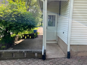 678 Bartholomew Rd in Middletown, CT - Building Photo - Building Photo