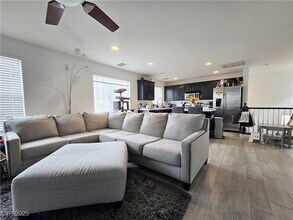 1255 Little Boy Blue Ave in Las Vegas, NV - Building Photo - Building Photo