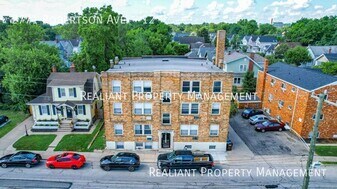 2771 Robertson Ave in Cincinnati, OH - Building Photo