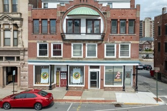 The Proctor Building in Fitchburg, MA - Foto de edificio - Building Photo