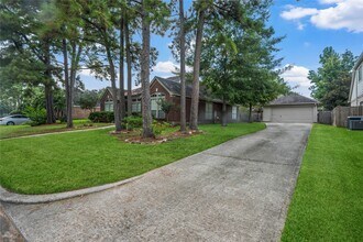 8415 Trophy Pl Dr in Humble, TX - Building Photo - Building Photo