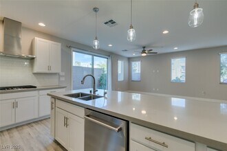 11323 Gravitation Dr in Las Vegas, NV - Building Photo - Building Photo