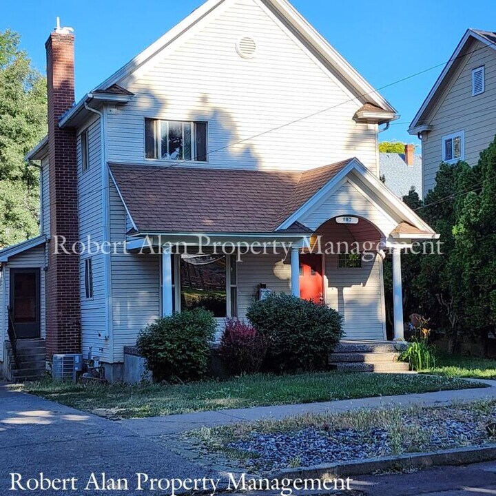 207 NW 5th St in Pendleton, OR - Building Photo