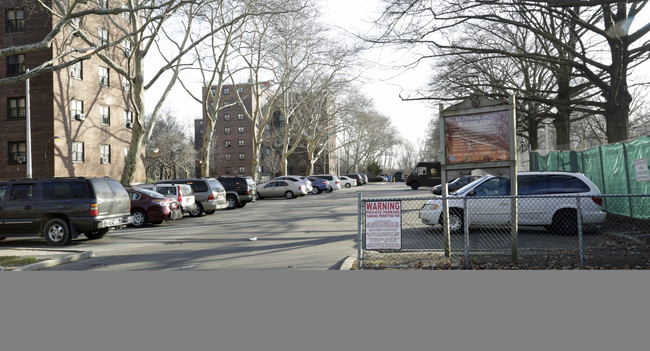 Soundivew Houses in Bronx, NY - Building Photo - Building Photo