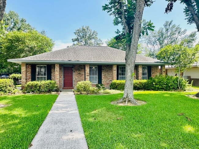 property at 1131 E Bonnie St
