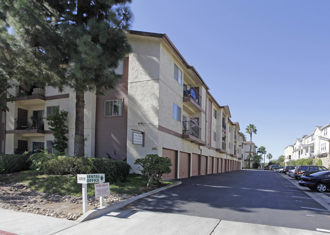 Bay Ridge Apartments in San Diego, CA - Building Photo - Building Photo