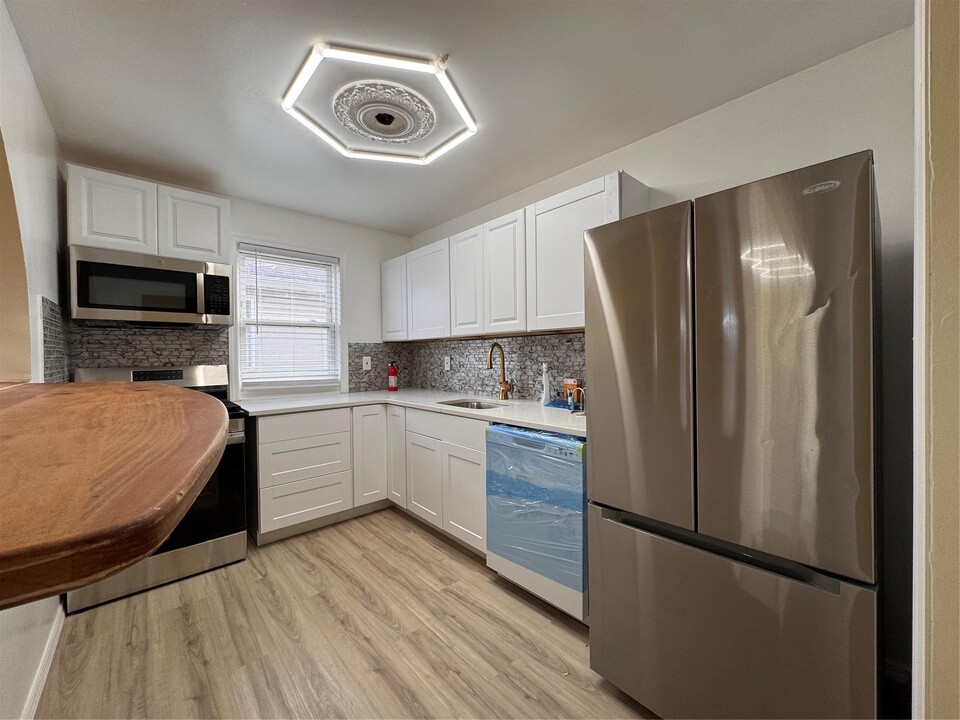 230-20 Lansing Ave in Queens, NY - Building Photo