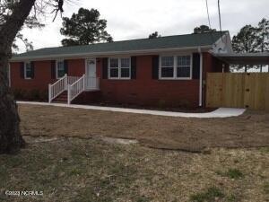 460 Sand Ridge Rd in Hubert, NC - Building Photo