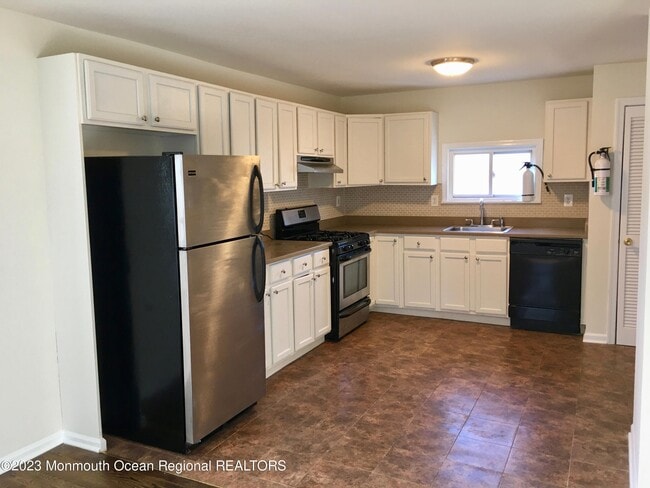 property at 200 7th Ave