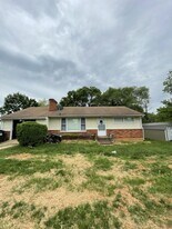 266 Crescent Ln in Monroe, VA - Building Photo