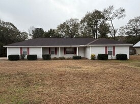 304 Lakeside Dr in Enterprise, AL - Building Photo