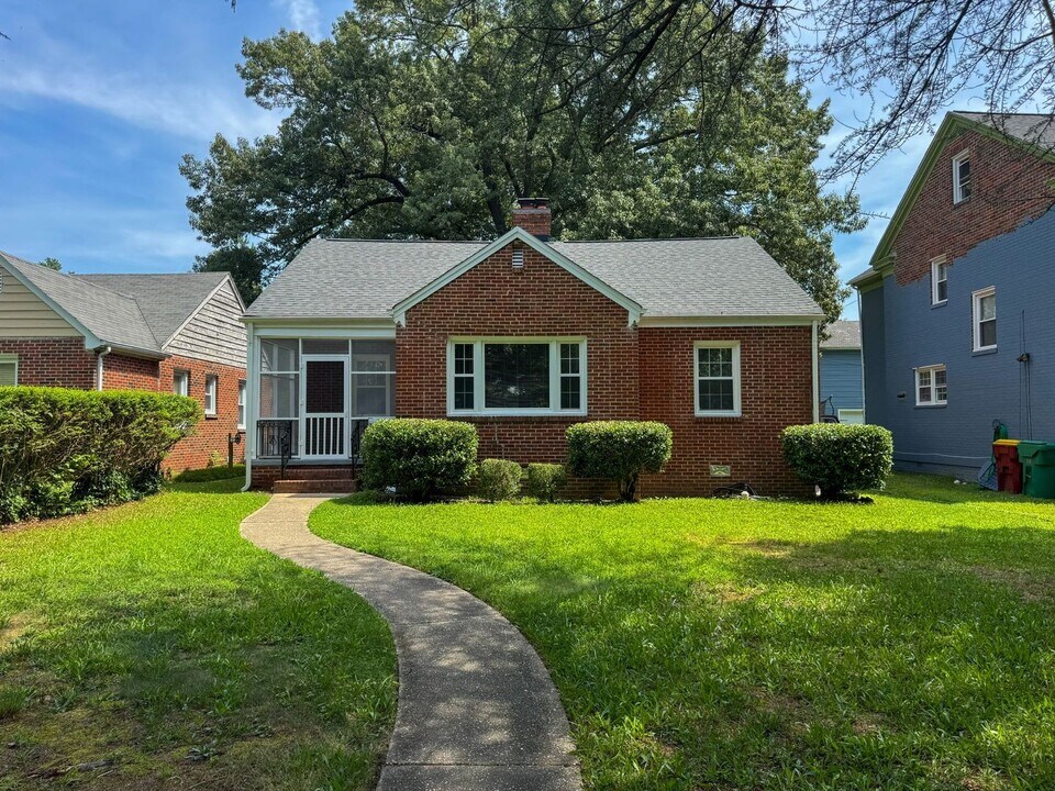 1653 Fairfax St in Petersburg, VA - Building Photo