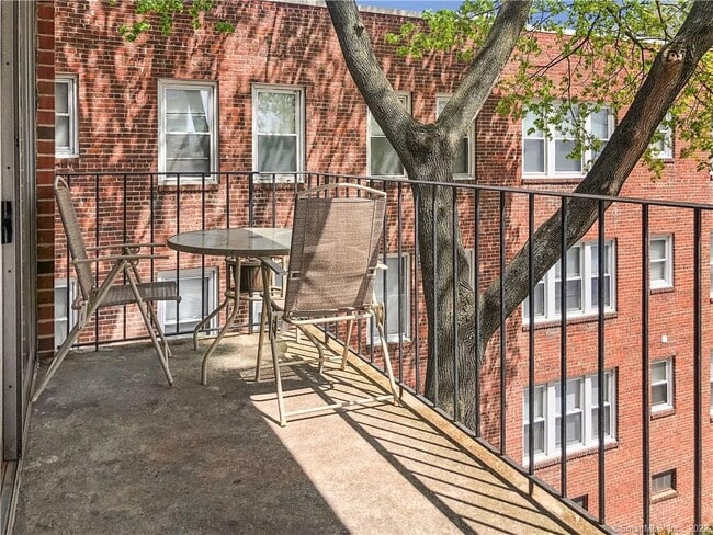 87 Glenbrook Rd in Stamford, CT - Building Photo - Building Photo